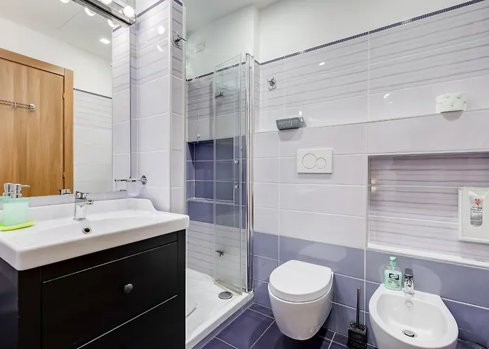 Vatican Flat- 2Bedrooms,2Ensuite Baths & Balcony Rom