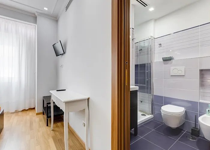 Apartment Vatican Flat- 2Bedrooms,2Ensuite Baths & Balcony
