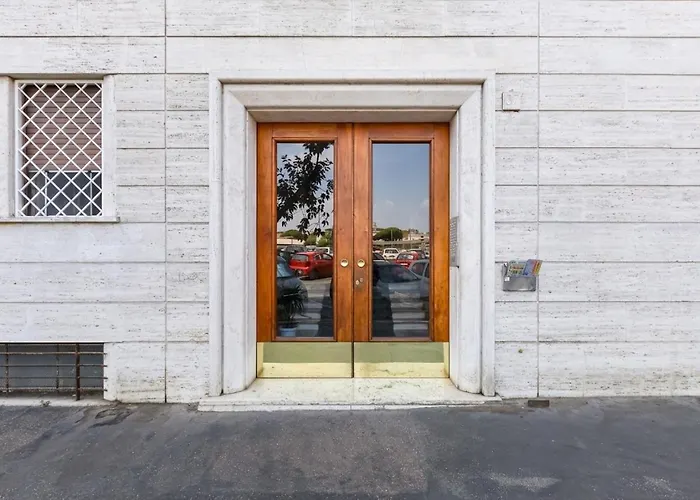 Apartment Vatican Flat- 2Bedrooms,2Ensuite Baths & Balcony *