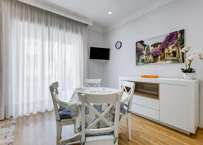 Vatican Flat- 2Bedrooms,2Ensuite Baths & Balcony