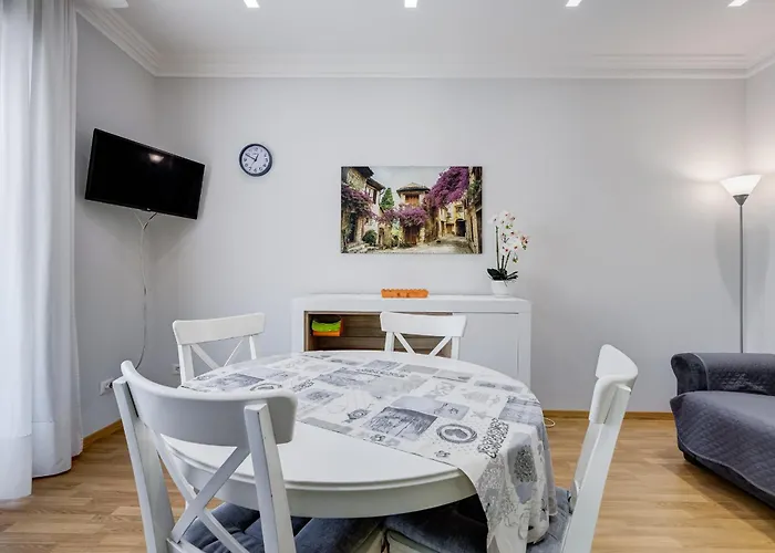 Apartment Vatican Flat- 2Bedrooms,2Ensuite Baths & Balcony *