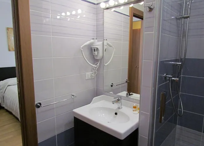 Vatican Flat- 2Bedrooms,2Ensuite Baths & Balcony דירה רומא