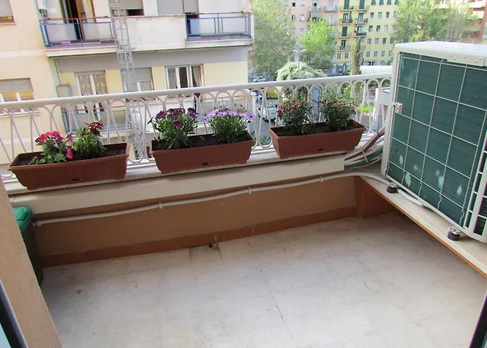 Vatican Flat- 2Bedrooms,2Ensuite Baths & Balcony רומא