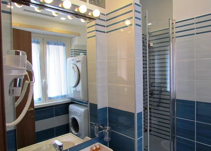 Vatican Flat- 2Bedrooms,2Ensuite Baths & Balcony רומא