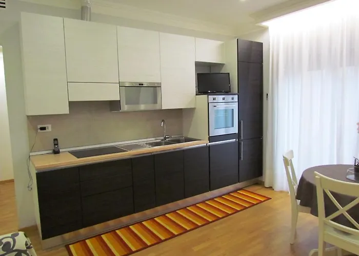Vatican Flat- 2Bedrooms,2Ensuite Baths & Balcony רומא