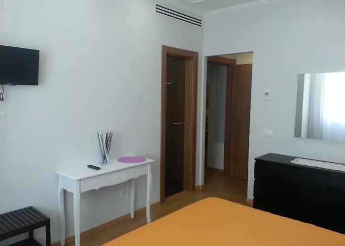 Vatican Flat- 2Bedrooms,2Ensuite Baths & Balcony דירה *